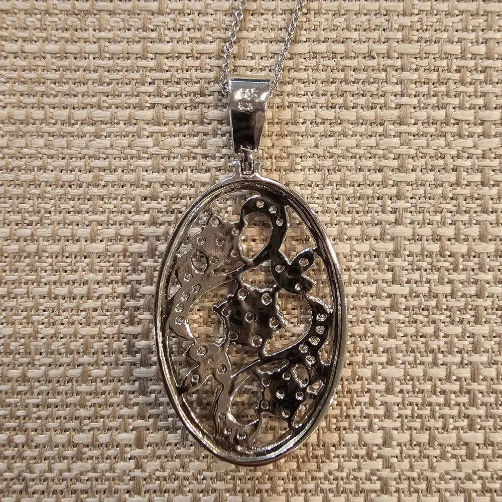 Sterling silver oval pendant with CZ flowers & leaves on sterling chain - Picture 5 of 7